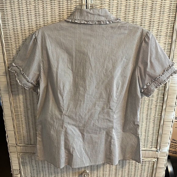 Threads Button Up Ruffle 2000s Top - Picture 2 of 3